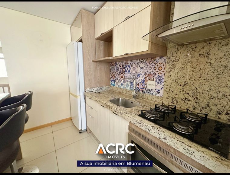 Apartamento no Bairro Itoupava Seca em Blumenau com 2 Dormitórios (1 suíte) e 64 m²