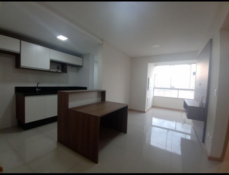 Apartamento no Bairro Itoupava Seca em Blumenau com 2 Dormitórios (1 suíte) e 60 m² - 5062840