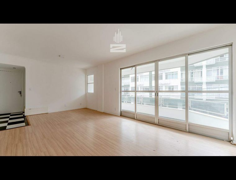 Apartamento no Bairro Jardim Blumenau em Blumenau com 3 Dormitórios (1 suíte) e 202 m² - 7491