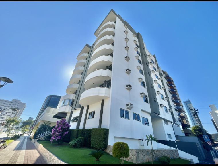 Apartamento no Bairro Jardim Blumenau em Blumenau com 3 Dormitórios (3 suítes) e 190 m² - 3771196