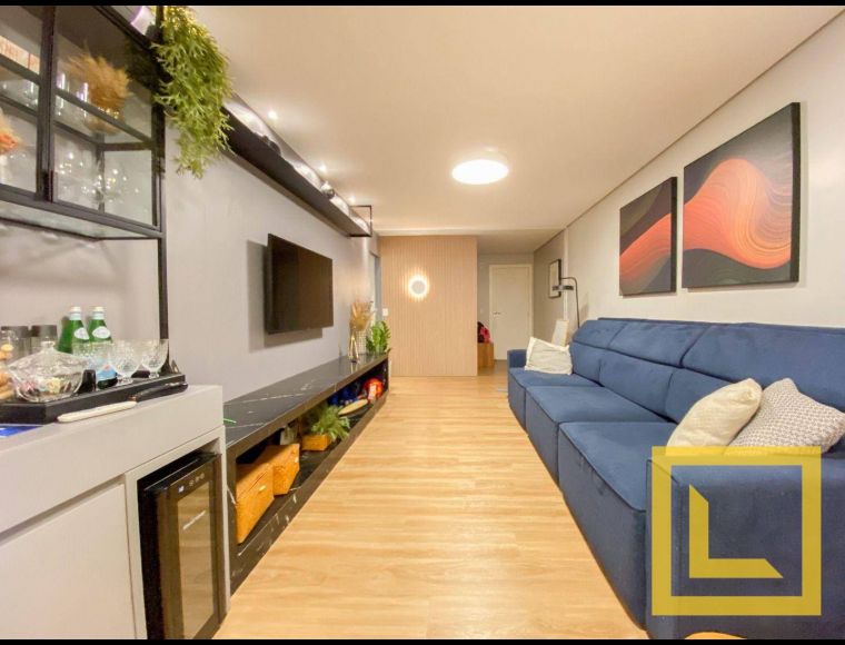 Apartamento no Bairro Jardim Blumenau em Blumenau com 3 Dormitórios (3 suítes) e 130 m² - AP1332