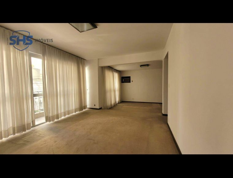 Apartamento no Bairro Jardim Blumenau em Blumenau com 3 Dormitórios (1 suíte) e 331 m² - AP5743