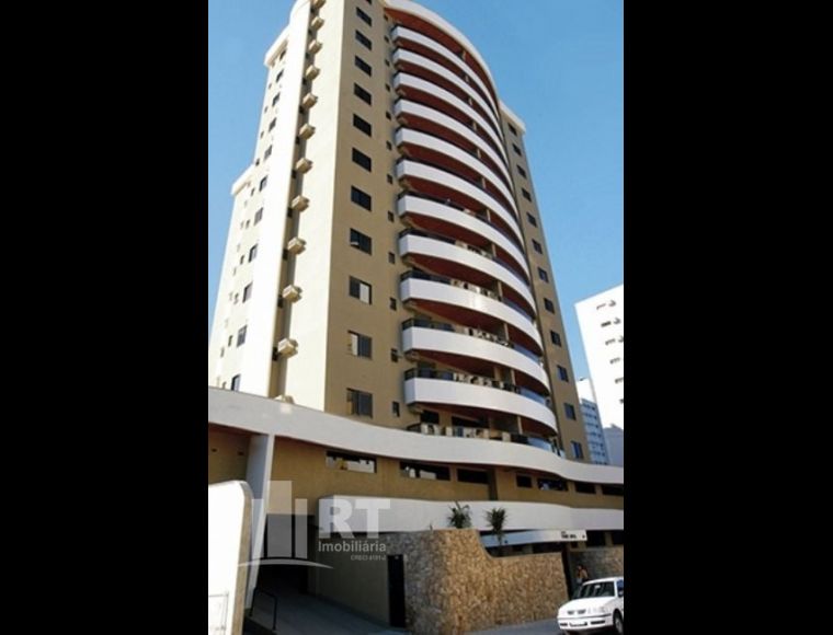Apartamento no Bairro Jardim Blumenau em Blumenau com 3 Dormitórios (3 suítes) e 190 m² - 0346
