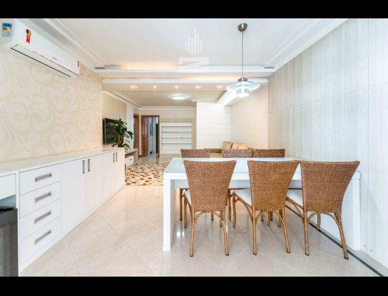 Apartamento no Bairro Jardim Blumenau em Blumenau com 3 Dormitórios (1 suíte) e 147 m² - 9451