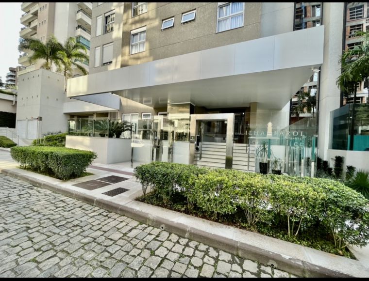 Apartamento no Bairro Ponta Aguda em Blumenau com 4 Dormitórios (4 suítes) e 300 m² - 3771042