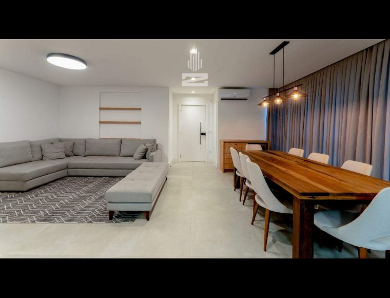 Apartamento no Bairro Ponta Aguda em Blumenau com 3 Dormitórios (3 suítes) e 130 m² - 8094