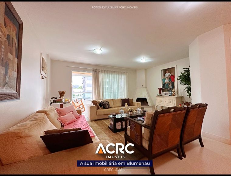 Apartamento no Bairro Ponta Aguda em Blumenau com 4 Dormitórios (3 suítes) e 169 m² - AP07353V
