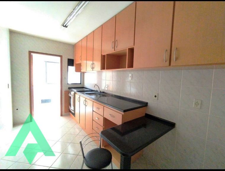 Apartamento no Bairro Ponta Aguda em Blumenau com 2 Dormitórios (2 suítes) e 80 m² - 1335633