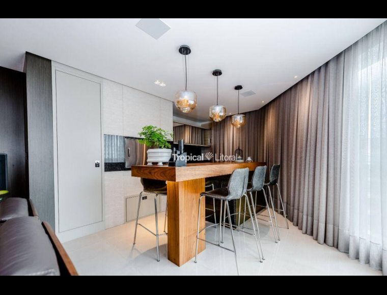Apartamento no Bairro Ponta Aguda em Blumenau com 4 Dormitórios (4 suítes) e 511 m² - CO0033