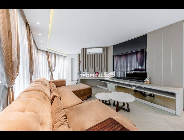 Apartamento no Bairro Ponta Aguda em Blumenau com 3 Dormitórios (3 suítes) e 159 m² - AP3750