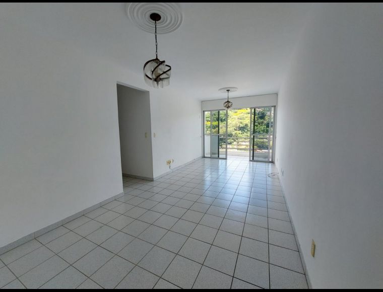 Apartamento no Bairro Ponta Aguda em Blumenau com 3 Dormitórios (1 suíte) e 131.69 m² - 3574392