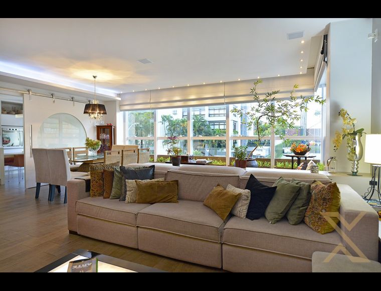 Apartamento no Bairro Ponta Aguda em Blumenau com 3 Dormitórios (3 suítes) e 320 m² - 3316326