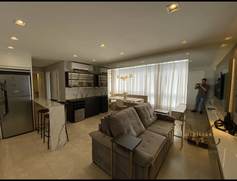 Apartamento no Bairro Salto em Blumenau com 2 Dormitórios (1 suíte) e 74 m² - 383