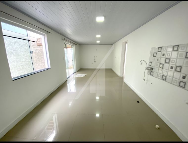Apartamento no Bairro Valparaiso em Blumenau com 2 Dormitórios e 65 m² - 7928