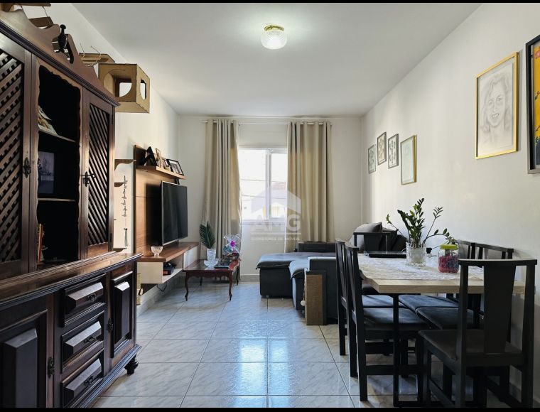 Apartamento no Bairro Valparaiso em Blumenau com 3 Dormitórios (1 suíte) e 90.96 m² - 3291051