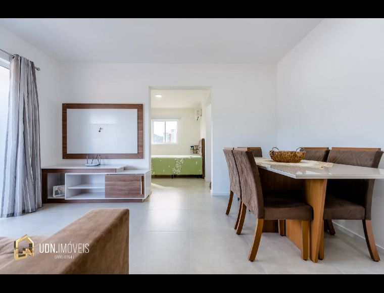 Apartamento no Bairro Velha em Blumenau com 1 Dormitórios e 50 m² - 871