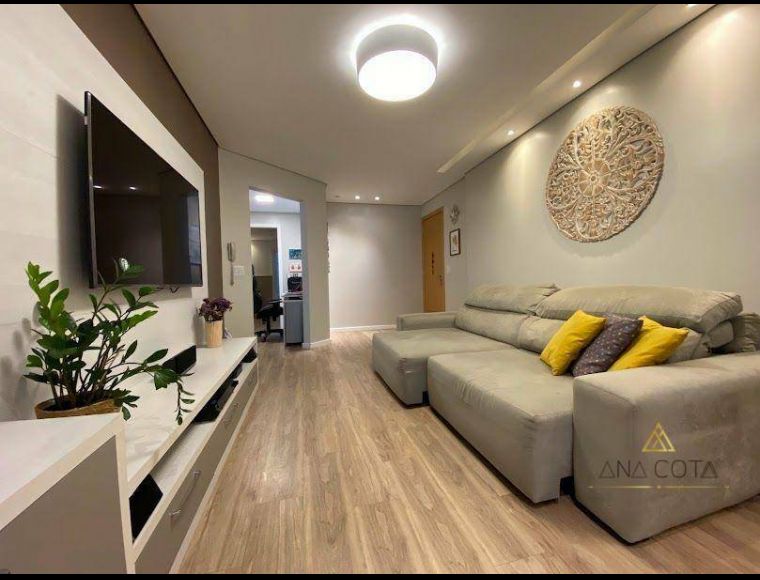 Apartamento no Bairro Velha em Blumenau com 3 Dormitórios (1 suíte) e 100 m² - AP0492