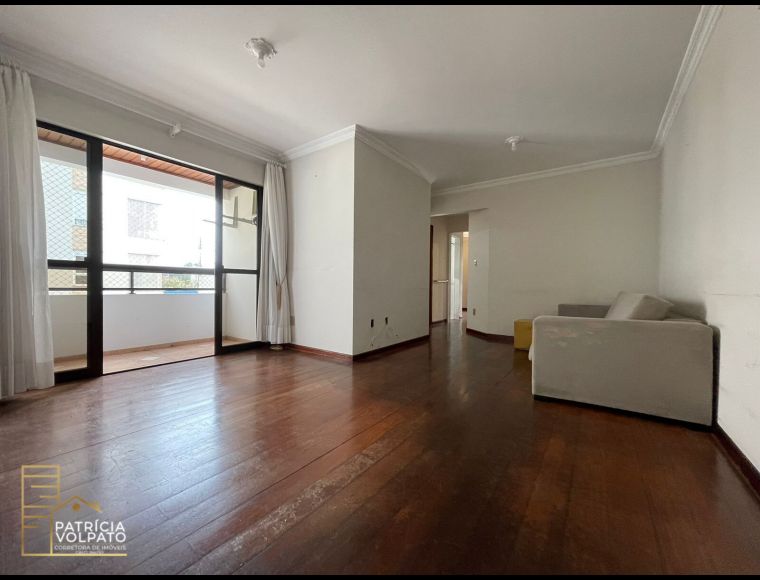 Apartamento no Bairro Velha em Blumenau com 3 Dormitórios (1 suíte) e 99 m² - 122