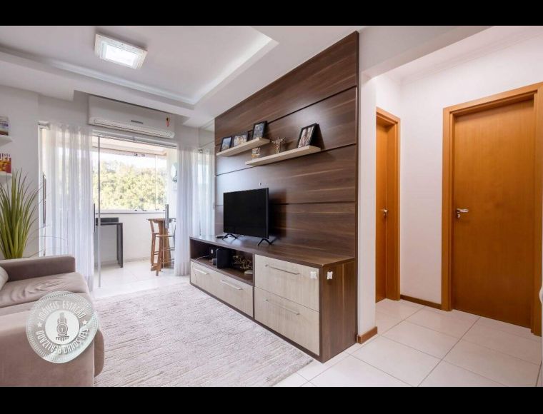 Apartamento no Bairro Velha em Blumenau com 2 Dormitórios (1 suíte) e 76 m² - 1525