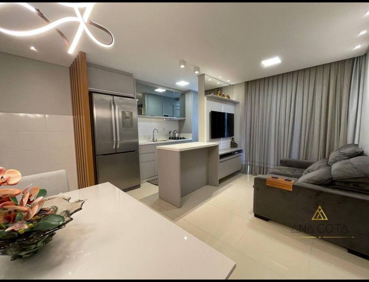 Apartamento no Bairro Velha em Blumenau com 2 Dormitórios e 53 m² - AP0478
