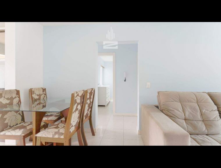 Apartamento no Bairro Velha em Blumenau com 3 Dormitórios (1 suíte) e 84 m² - 9055
