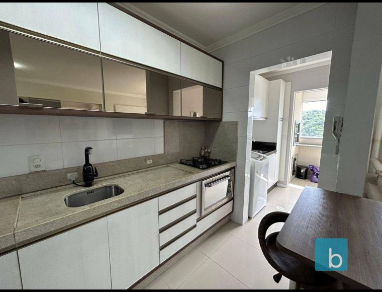 Apartamento no Bairro Velha em Blumenau com 2 Dormitórios (1 suíte) e 73 m² - AP0153