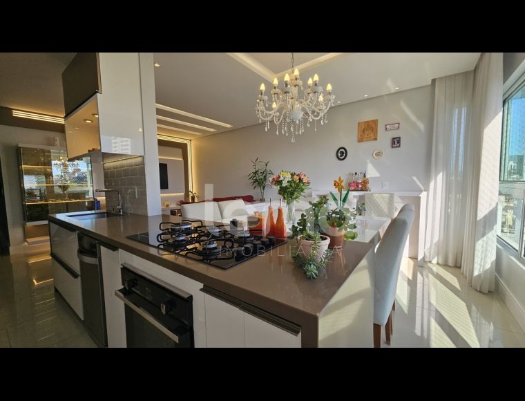 Apartamento no Bairro Velha em Blumenau com 3 Dormitórios (1 suíte) e 100.42 m²