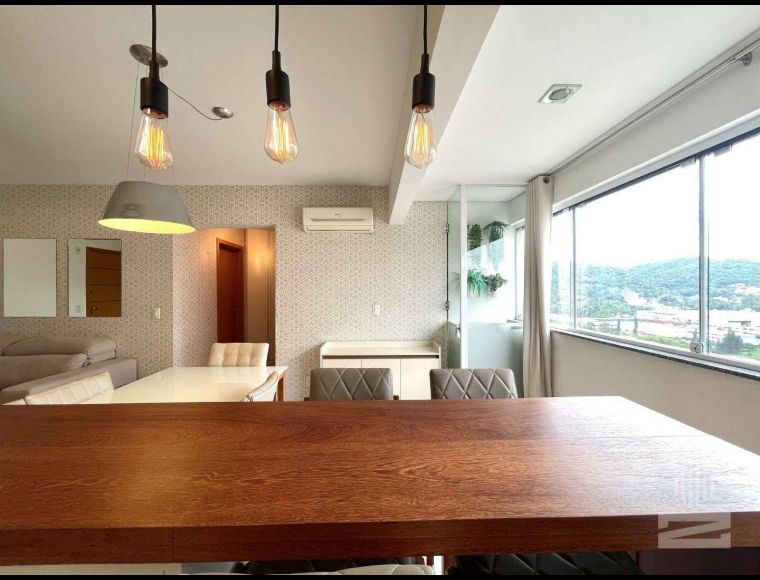 Apartamento no Bairro Velha em Blumenau com 2 Dormitórios (1 suíte) e 72 m² - AP6768