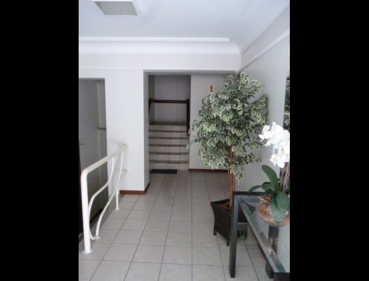 Apartamento no Bairro Velha em Blumenau com 2 Dormitórios - L-040