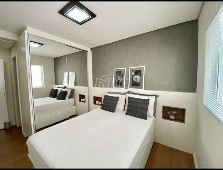 Apartamento no Bairro Velha em Blumenau com 2 Dormitórios (1 suíte) e 77 m² - 21124