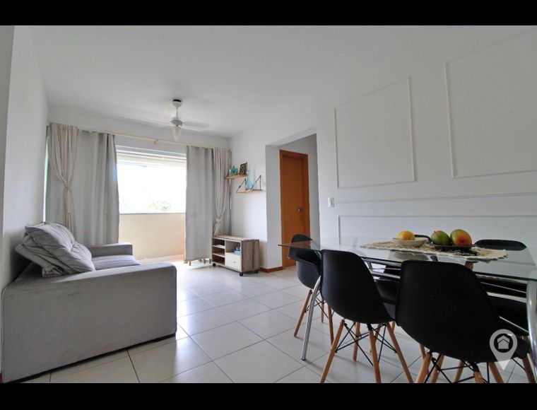 Apartamento no Bairro Velha Central em Blumenau com 2 Dormitórios (1 suíte) e 72.61 m² - 6186