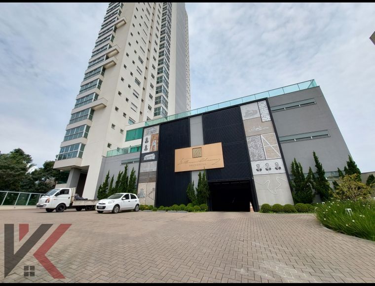 Apartamento no Bairro Victor Konder em Blumenau com 3 Dormitórios (3 suítes) e 203.9 m² - 6070155