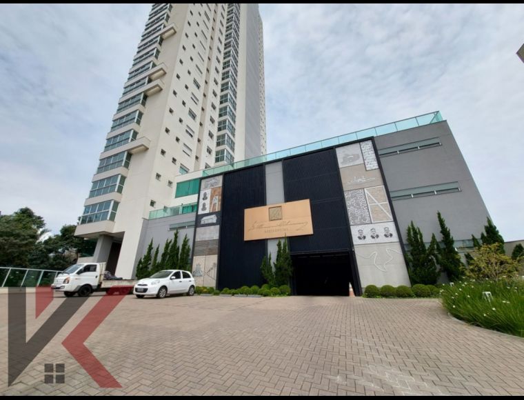 Apartamento no Bairro Victor Konder em Blumenau com 3 Dormitórios (3 suítes) e 204 m² - 6070156