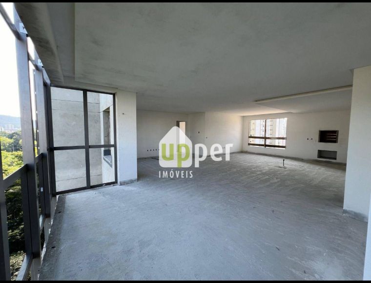 Apartamento no Bairro Victor Konder em Blumenau com 3 Dormitórios (3 suítes) - AP0038