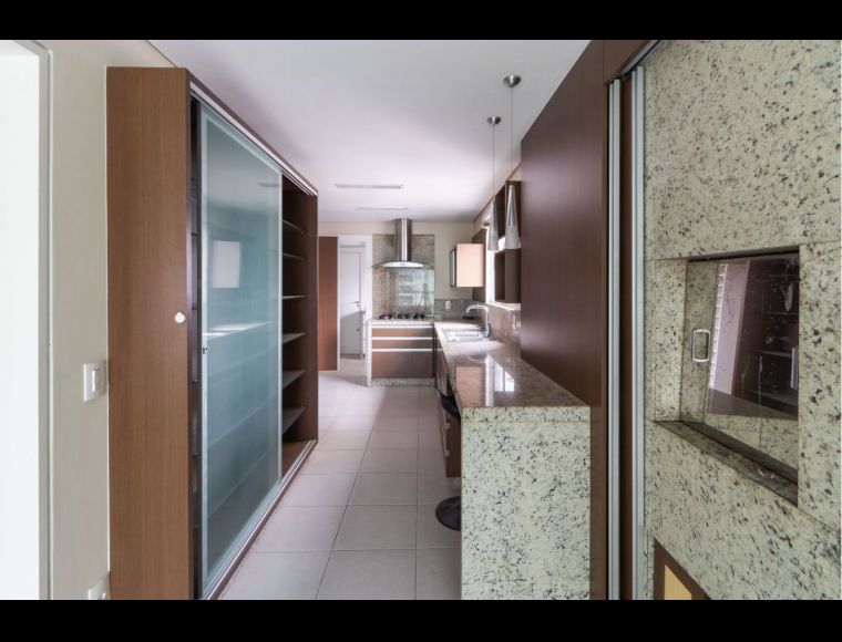 Apartamento no Bairro Victor Konder em Blumenau com 4 Dormitórios (4 suítes) e 167 m² - 3318560