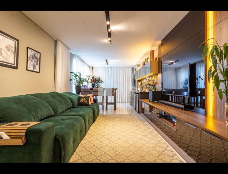 Apartamento no Bairro Victor Konder em Blumenau com 3 Dormitórios (3 suítes) e 135 m² - 4191595