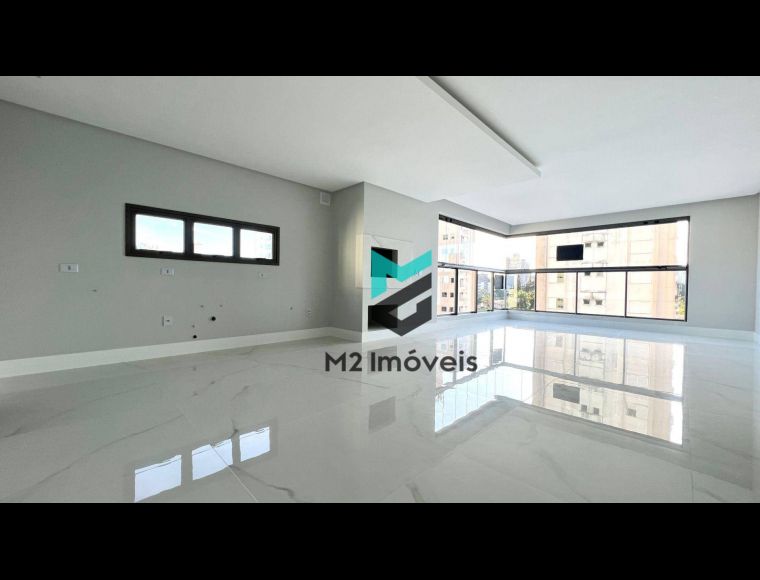 Apartamento no Bairro Victor Konder em Blumenau com 3 Dormitórios (3 suítes) e 133 m² - AP0449