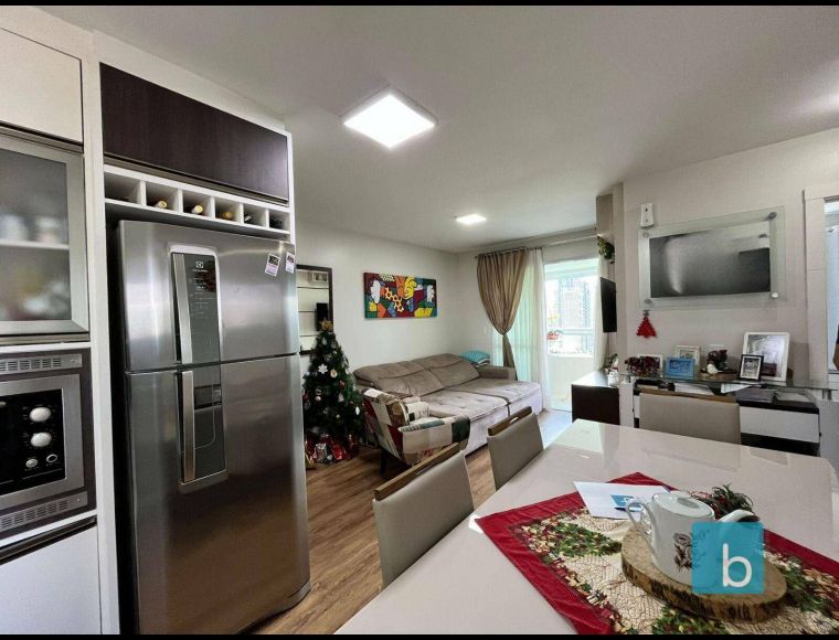 Apartamento no Bairro Victor Konder em Blumenau com 2 Dormitórios (1 suíte) e 99 m² - AP0118