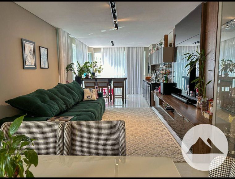 Apartamento no Bairro Victor Konder em Blumenau com 3 Dormitórios (3 suítes) e 135 m² - AP0743