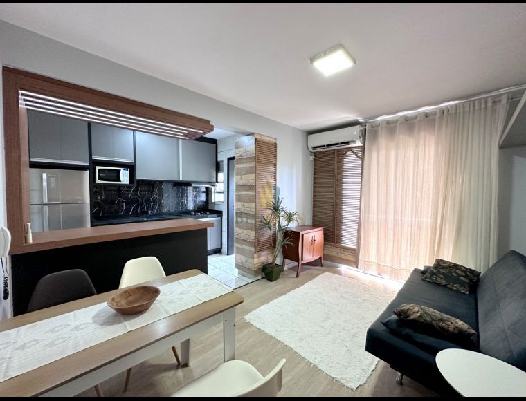 Apartamento no Bairro Victor Konder em Blumenau com 1 Dormitórios e 42 m² - 3070777