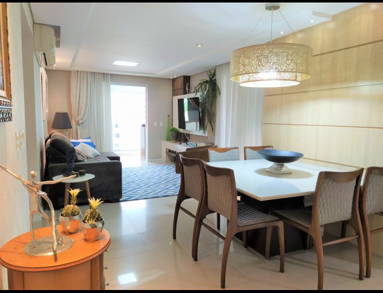 Apartamento no Bairro Vila Nova em Blumenau com 3 Dormitórios (3 suítes) e 138 m² - 6960461
