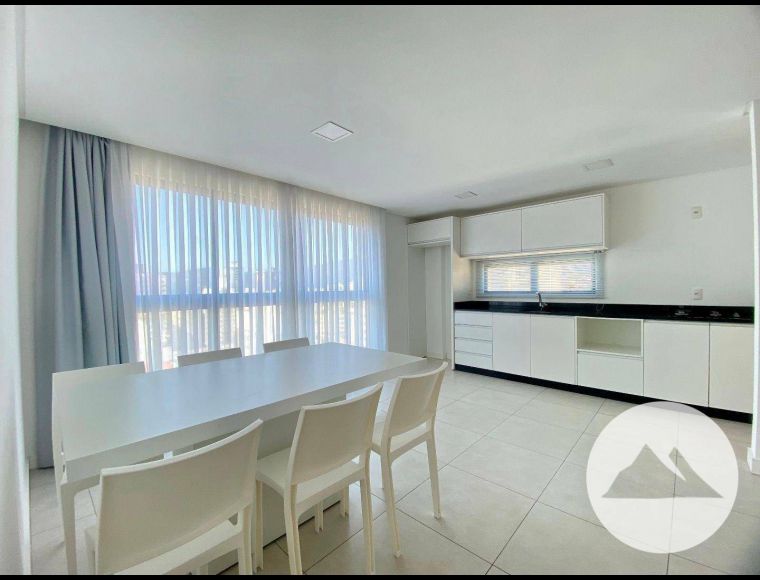 Apartamento no Bairro Vila Nova em Blumenau com 2 Dormitórios (1 suíte) e 74 m² - AP0559