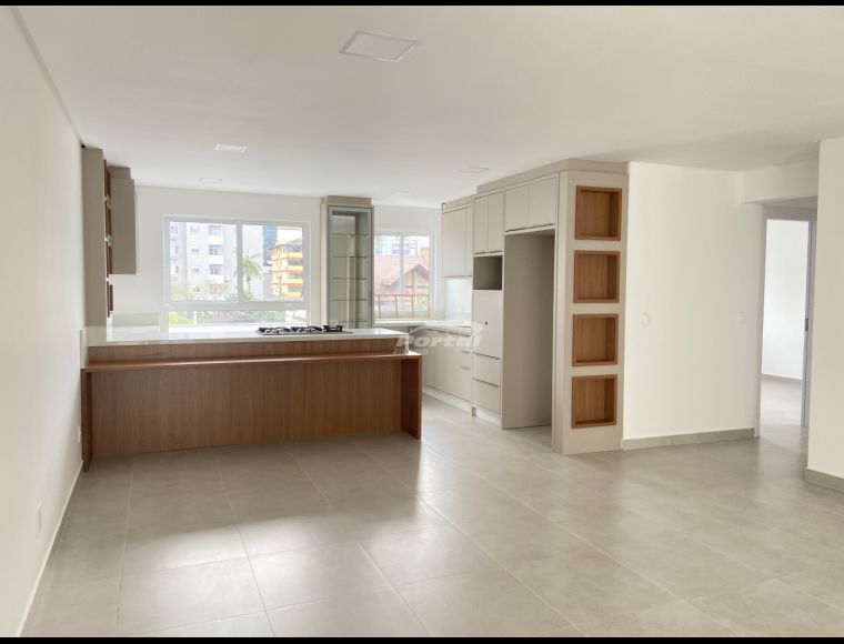 Apartamento no Bairro Vila Nova em Blumenau com 3 Dormitórios (3 suítes) e 180 m² - 35714949