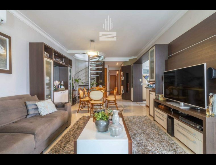Apartamento no Bairro Vila Nova em Blumenau com 3 Dormitórios (3 suítes) e 230 m² - 6855
