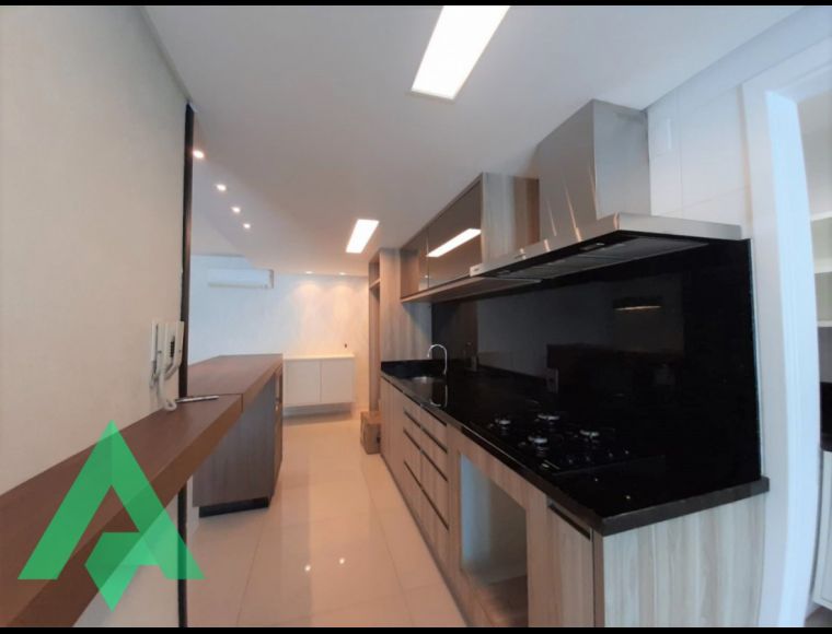 Apartamento no Bairro Vila Nova em Blumenau com 2 Dormitórios (1 suíte) e 120 m²