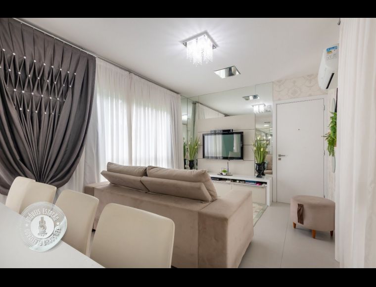 Apartamento no Bairro Vila Nova em Blumenau com 2 Dormitórios (1 suíte) e 111 m² - 1339