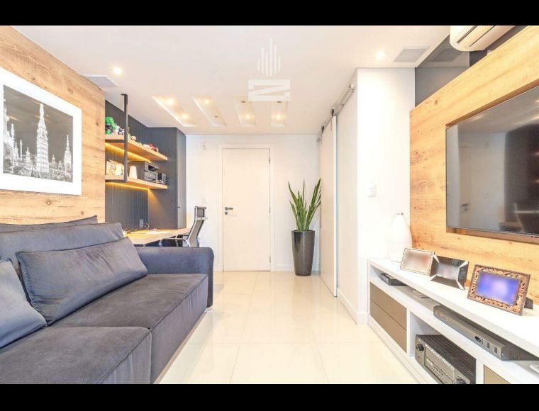 Apartamento no Bairro Vila Nova em Blumenau com 3 Dormitórios (3 suítes) e 111 m² - 7543