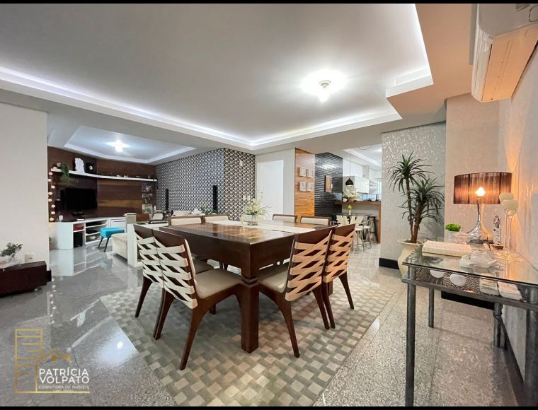 Apartamento no Bairro Vila Nova em Blumenau com 3 Dormitórios (1 suíte) e 186 m² - 123