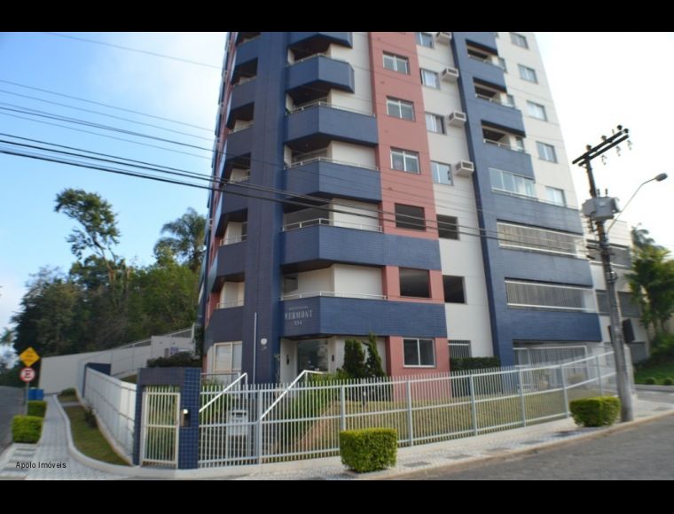 Apartamento no Bairro Vila Nova em Blumenau com 3 Dormitórios (1 suíte) e 1 m² - 7028V