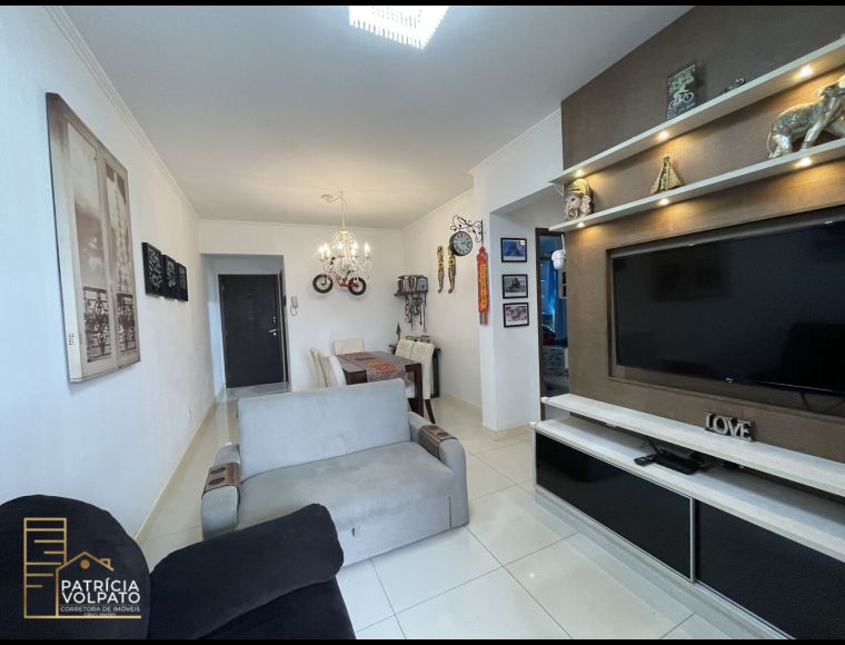 Apartamento no Bairro Vila Nova em Blumenau com 2 Dormitórios e 69 m² - 131